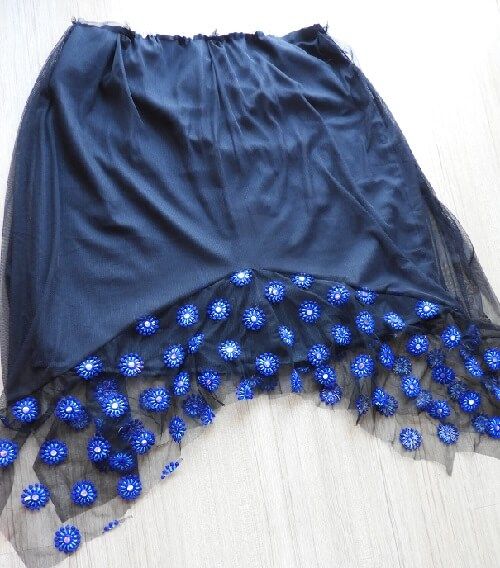 asymmetrical hemline skirt
