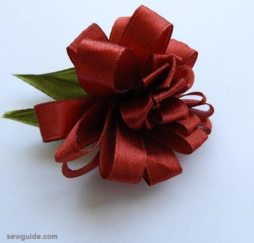 The rose made with ribbon
