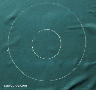 Circles one inside the other - the basic pattern to make circle skirt