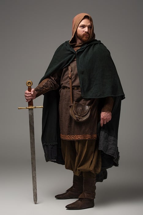 costume of medieval man