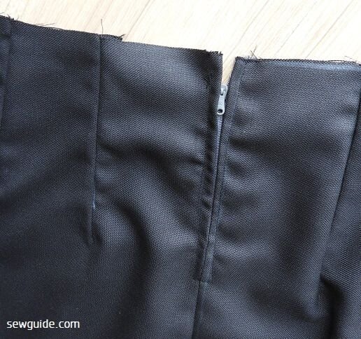 sew the zipper at the back of the pencil skirt